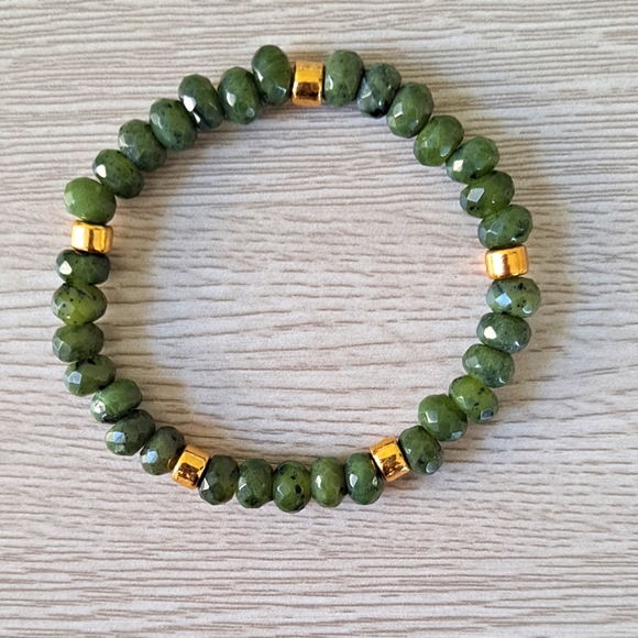 Jade Bead Bracelet - Picture 1 of 2